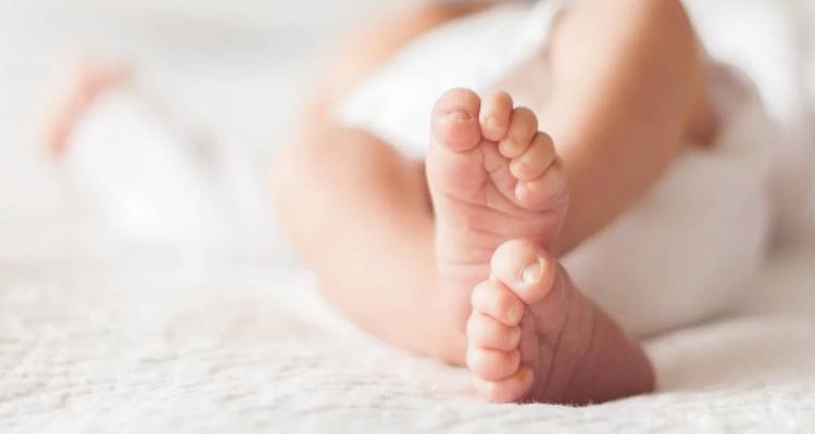Βρετανία: Μητέρα έκρυβε επί 3 χρόνια το μωρό της σε συρτάρι -Ήταν υποσιτισμένο, έδειχνε 7 μηνών