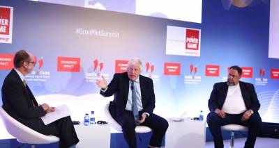 &Eta; &laquo;&lambda;ύ&sigma;&eta;&raquo; &tau;&omicron;&upsilon; &Beta;. &Mu;&alpha;&rho;&iota;&nu;ά&kappa;&eta; &gamma;&iota;&alpha; &Omicron;&upsilon;&kappa;&rho;&alpha;&nu;&iota;&kappa;ό: &laquo;&Alpha;&nu; &kappa;&alpha;&tau;&alpha;&kappa;&tau;ή&sigma;&epsilon;&iota; &eta; &Rho;&omega;&sigma;ί&alpha; έ&nu;&alpha; &mu;έ&rho;&omicron;&sigmaf; &tau;&eta;&sigmaf; &Omicron;&upsilon;&kappa;&rho;&alpha;&nu;ί&alpha;&sigmaf; &theta;&alpha; &sigma;&tau;&alpha;&mu;&alpha;&tau;ή&sigma;&epsilon;&iota; &omicron; &pi;ό&lambda;&epsilon;&mu;&omicron;&sigmaf;&raquo;