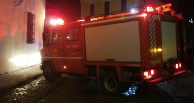 &Sigma;&upsilon;&mu;&beta;&alpha;ί&nu;&epsilon;&iota; &tau;ώ&rho;&alpha;: &Phi;&omega;&tau;&iota;ά &sigma;&tau;&eta;&nu; &pi;&epsilon;&rho;&iota;&omicron;&chi;ή &laquo;&Psi;ύ&lambda;&lambda;&omicron;&iota;&raquo;