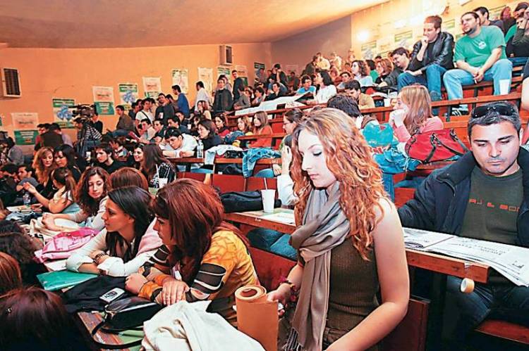 &Lambda;&omicron;&beta;έ&rho;&delta;&omicron;&sigmaf;: &laquo;&Alpha;&pi;ό &tau;&omicron;&nu; &Sigma;&epsilon;&pi;&tau;έ&mu;&beta;&rho;&iota;&omicron; &tau;έ&lambda;&omicron;&sigmaf; &omicron;&iota; &ldquo;&alpha;&iota;ώ&nu;&iota;&omicron;&iota;&rdquo; &phi;&omicron;&iota;&tau;&eta;&tau;έ&sigmaf;&raquo;