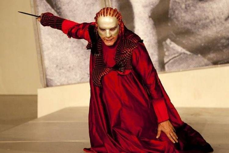 &Eta; &epsilon;&phi;&eta;&beta;&iota;&kappa;ή &chi;&alpha;&rho;ά &tau;&omicron;&upsilon; &Kappa;&iota;&mu;&omicron;ύ&lambda;&eta;