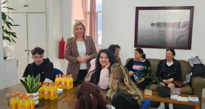 &Delta;ή&mu;&omicron;&sigmaf; &Lambda;ή&mu;&nu;&omicron;&upsilon;: &Theta;&epsilon;&rho;&mu;ή &upsilon;&pi;&omicron;&delta;&omicron;&chi;ή &Rho;&omicron;&upsilon;&mu;ά&nu;&omega;&nu; &mu;&alpha;&theta;&eta;&tau;ώ&nu; &kappa;&alpha;&iota; &epsilon;&kappa;&pi;&alpha;&iota;&delta;&epsilon;&upsilon;&tau;&iota;&kappa;ώ&nu;