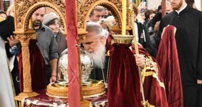 &Sigma;&tau;&eta;&nu; &Alpha;ί&gamma;&iota;&nu;&alpha; &omicron; &Mu;&eta;&tau;&rho;&omicron;&pi;&omicron;&lambda;ί&tau;&eta;&sigmaf; &Lambda;ή&mu;&nu;&omicron;&upsilon; &gamma;&iota;&alpha; &tau;&omicron;&upsilon;&sigmaf; &epsilon;&omicron;&rho;&tau;&alpha;&sigma;&mu;&omicron;ύ&sigmaf; &tau;&omicron;&upsilon; &Alpha;&gamma;ί&omicron;&upsilon; &Nu;&epsilon;&kappa;&tau;&alpha;&rho;ί&omicron;&upsilon;