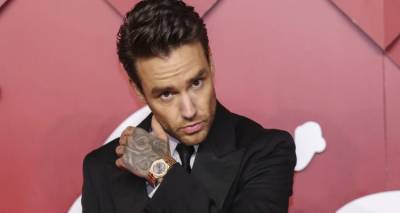 &Lambda;ί&alpha;&mu; &Pi;έ&iota;&nu;: &Nu;&epsilon;&kappa;&rho;ό&sigmaf; &omicron; &pi;&rho;ώ&eta;&nu; &sigma;&tau;&alpha;&rho; &tau;&omega;&nu; One Direction -Έ&pi;&epsilon;&sigma;&epsilon; &alpha;&pi;ό &tau;&omicron;&nu; &tau;&rho;ί&tau;&omicron; ό&rho;&omicron;&phi;&omicron; &xi;&epsilon;&nu;&omicron;&delta;&omicron;&chi;&epsilon;ί&omicron;&upsilon; &sigma;&tau;&eta;&nu; &Alpha;&rho;&gamma;&epsilon;&nu;&tau;&iota;&nu;ή