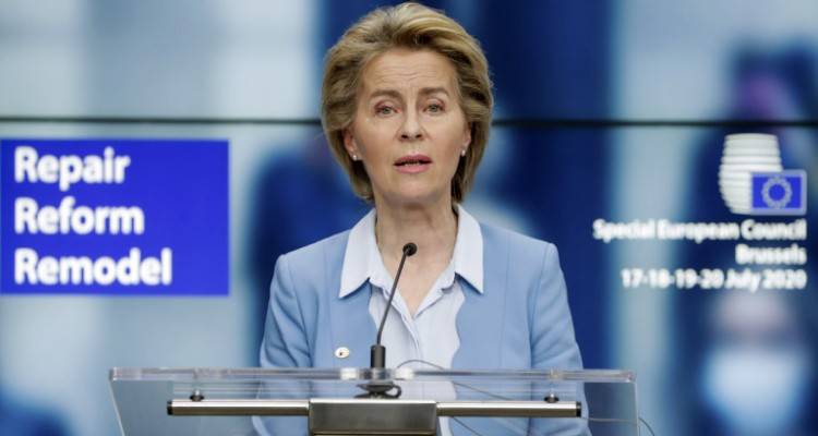 Ούρσουλα φον ντερ Λάιεν: Η Κομισιόν θα παρακολουθεί την πρόοδο του σχεδίου ανάκαμψης κάθε χώρας