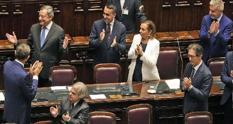 &Pi;&alpha;&rho;&alpha;&iota;&tau;ή&theta;&eta;&kappa;&epsilon; &omicron; &Nu;&tau;&rho;ά&gamma;&kappa;&iota; -&Pi;&rho;&omicron;&sigmaf; &epsilon;&kappa;&lambda;&omicron;&gamma;έ&sigmaf; &tau;&omicron; &phi;&theta;&iota;&nu;ό&pi;&omega;&rho;&omicron; &eta; &Iota;&tau;&alpha;&lambda;ί&alpha;