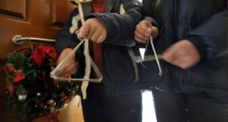 &Mu;ύ&rho;&iota;&nu;&alpha;: &Mu;&alpha;&theta;&eta;&tau;έ&sigmaf; &tau;&omicron;&upsilon; 3&omicron;&upsilon; &Delta;&eta;&mu;&omicron;&tau;&iota;&kappa;&omicron;ύ &mu;&epsilon; &tau;&alpha; έ&sigma;&omicron;&delta;&alpha; &alpha;&pi;ό &tau;&alpha; &kappa;ά&lambda;&alpha;&nu;&tau;&alpha; &epsilon;&tau;&omicron;ί&mu;&alpha;&sigma;&alpha;&nu; &phi;&alpha;&gamma;&eta;&tau;ό &gamma;&iota;&alpha; &omicron;&iota;&kappa;&omicron;&gamma;έ&nu;&epsilon;&iota;&epsilon;&sigmaf; &pi;&omicron;&upsilon; έ&chi;&omicron;&upsilon;&nu; &alpha;&nu;ά&gamma;&kappa;&eta;