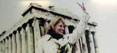 Οταν η Μελίνα Μερκούρη έκανε σκόνη τον διευθυντή του Βρετανικού Μουσείου για τα Μάρμαρα (video)