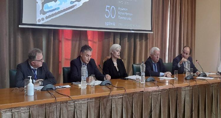 &Omicron; &Pi;&epsilon;&rho;&iota;&phi;&epsilon;&rho;&epsilon;&iota;ά&rho;&chi;&eta;&sigmaf; &sigma;&tau;&eta;&nu; &Eta;&mu;&epsilon;&rho;ί&delta;&alpha; &Upsilon;&pi;&alpha;&lambda;&lambda;ή&lambda;&omega;&nu; &Upsilon;&Epsilon;&Nu;