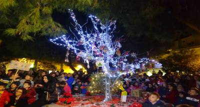 &laquo;&Mu;ύ&rho;&iota;&sigma;&epsilon;&raquo; &Chi;&rho;&iota;&sigma;&tau;&omicron;ύ&gamma;&epsilon;&nu;&nu;&alpha; &sigma;&tau;&eta; &Mu;ύ&rho;&iota;&nu;&alpha; &mu;&epsilon; &tau;&eta; &phi;&omega;&tau;&alpha;&gamma;ώ&gamma;&eta;&sigma;&eta; &tau;&omicron;&upsilon; &laquo;&Delta;έ&nu;&tau;&rho;&omicron;&upsilon; &tau;&omega;&nu; &Epsilon;&upsilon;&chi;ώ&nu;&raquo; (photos+mp3)