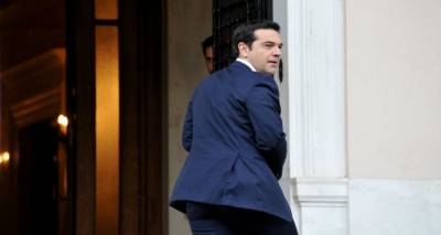 &Sigma;&upsilon;&nu;ά&nu;&tau;&eta;&sigma;&eta; &Tau;&sigma;ί&pi;&rho;&alpha; &mu;&epsilon; &tau;&omicron;&upsilon;&sigmaf; 13 &pi;&epsilon;&rho;&iota;&phi;&epsilon;&rho;&epsilon;&iota;ά&rho;&chi;&epsilon;&sigmaf;