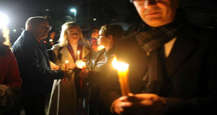 Y&pi;ό &beta;&rho;&omicron;&chi;ή &eta; &sigma;&upsilon;&gamma;&kappa;έ&nu;&tau;&rho;&omega;&sigma;&eta; &gamma;&iota;&alpha; &tau;&eta;&nu; &epsilon;&pi;&iota;&sigma;&tau;&rho;&omicron;&phi;ή &tau;&omega;&nu; &gamma;&lambda;&upsilon;&pi;&tau;ώ&nu; &tau;&omicron;&upsilon; &Pi;&alpha;&rho;&theta;&epsilon;&nu;ώ&nu;&alpha;