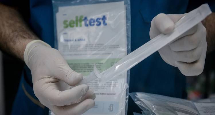 Self test: Τι ισχύει από αύριο για όλο τον ιδιωτικό τομέα | Πότε πρέπει να το κάνουν οι εργαζόμενοι, έως πότε πρέπει να το δηλώσουν