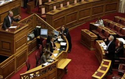 &Sigma;&kappa;&lambda;&eta;&rho;&omicron;ί &delta;&iota;ά&lambda;&omicron;&gamma;&omicron;&iota; &gamma;&iota;&alpha; &tau;&alpha; &laquo;&kappa;ό&kappa;&kappa;&iota;&nu;&alpha;&raquo; &delta;ά&nu;&epsilon;&iota;&alpha;, 100 &delta;ό&sigma;&epsilon;&iota;&sigmaf;, &alpha;&pi;&omicron;&delta;&omicron;&chi;έ&sigmaf; &epsilon;&nu;&sigma;&tau;ό&lambda;&omega;&nu;