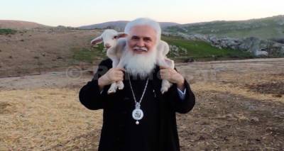 Έ&nu;&alpha; &delta;&iota;&alpha;&phi;&omicron;&rho;&epsilon;&tau;&iota;&kappa;ό &laquo;&omega;&mu;ό&phi;&omicron;&rho;&omicron;&raquo;