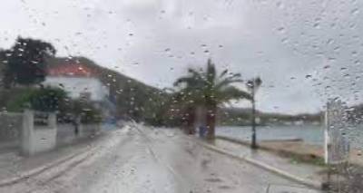 ektakto-deltio-emy-erxetai-epideinosi-tou-kairoy-me-isxyres-vroxes-kai-kataigides