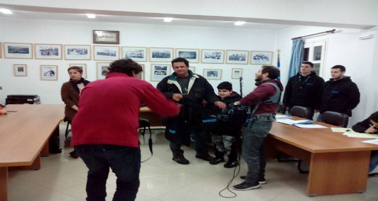 &Delta;&omega;&rho;&epsilon;ά&nu; &kappa;&iota;&nu;&eta;&tau;ά &kappa;&alpha;&iota; &sigma;&upsilon;&mu;&beta;ό&lambda;&alpha;&iota;&alpha; &omicron;&mu;&iota;&lambda;ί&alpha;&sigmaf; &sigma;&tau;&omicron;&upsilon;&sigmaf; &kappa;&alpha;&tau;&omicron;ί&kappa;&omicron;&upsilon;&sigmaf; &tau;&omicron;&upsilon; &Alpha;&gamma;ί&omicron;&upsilon; &Epsilon;&upsilon;&sigma;&tau;&rho;&alpha;&tau;ί&omicron;&upsilon; &alpha;&pi;ό &tau;&eta;&nu; Wind (photos)