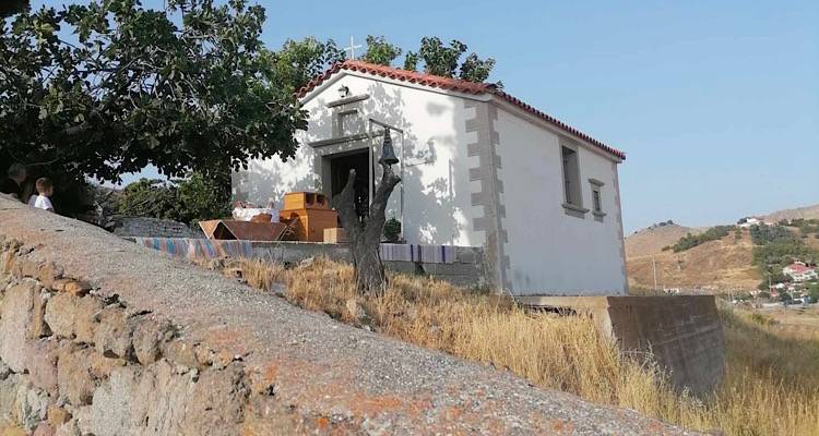 Πανηγυρίζει το Ιερό εξωκκλήσι των Αγίων Κηρύκου &amp; Ιουλίτης Πλατέως.