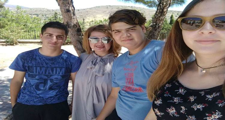 &Epsilon;&iota;&delta;&iota;&kappa;ή &tau;&iota;&mu;&eta;&tau;&iota;&kappa;ή &delta;&iota;ά&kappa;&rho;&iota;&sigma;&eta; &sigma;&tau;&omicron; &Gamma;&upsilon;&mu;&nu;ά&sigma;&iota;&omicron; &Mu;&omicron;ύ&delta;&rho;&omicron; &alpha;&pi;ό &tau;&omicron; Cine&mu;ά&theta;&epsilon;&iota;&alpha; 2018