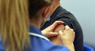 Κορονοϊός: Mε γοργούς ρυθμούς προχωρά το εμβολιαστικό πρόγραμμα της Βρετανίας