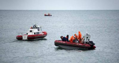 &Beta;&rho;έ&theta;&eta;&kappa;&epsilon; έ&nu;&alpha; &alpha;&pi;ό &tau;&alpha; &mu;&alpha;ύ&rho;&alpha; &kappa;&omicron;&upsilon;&tau;&iota;ά &tau;&omicron;&upsilon; &mu;&omicron;&iota;&rho;&alpha;ί&omicron;&upsilon; &Tau;&omicron;&upsilon;&pi;ό&lambda;&epsilon;&phi;
