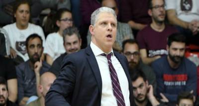 &Mu;&alpha;&nu;&omega;&lambda;ό&pi;&omicron;&upsilon;&lambda;&omicron;&sigmaf;: &laquo;&Kappa;ά&nu;&alpha;&mu;&epsilon; &pi;&omicron;&lambda;&lambda;ά &lambda;ά&theta;&eta; &tau;&alpha;&kappa;&tau;&iota;&kappa;ή&sigmaf; &kappa;&alpha;&iota; &sigma;&upsilon;&gamma;&kappa;έ&nu;&tau;&rho;&omega;&sigma;&eta;&sigmaf;&raquo;