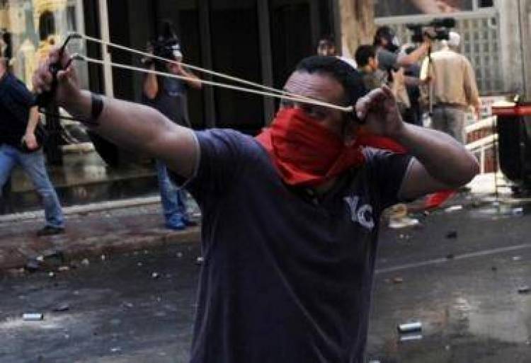 Guardian: «Κοιτάξτε τι συνέβη στην Αθήνα»