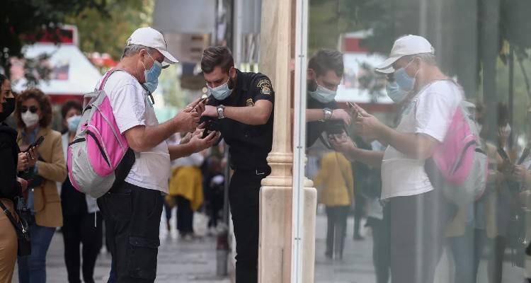 Νέα καθημερινότητα για τους ανεμβολίαστους -Με τεστ και σε τράπεζες, Δημόσιο από σήμερα, τι ισχύει