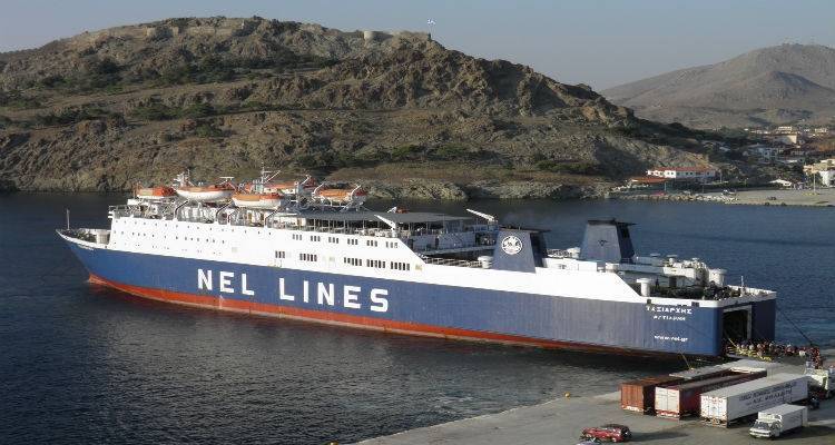 «Εκτός» λιμανιού Μύρινας αυτή την ώρα το Ταξιάρχης