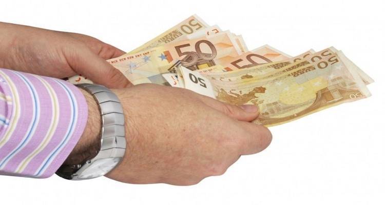 Πλαστό χαρτονόμισμα εντοπίστηκε σήμερα σε τράπεζα στη Μύρινα