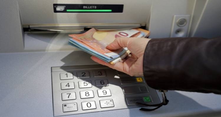 &Pi;&iota;&epsilon;&rho;&rho;&alpha;&kappa;ά&kappa;&eta;&sigmaf;: &Mu;&eta;&delta;&epsilon;&nu;ί&zeta;&omicron;&nu;&tau;&alpha;&iota; ό&lambda;&epsilon;&sigmaf; &omicron;&iota; &chi;&rho;&epsilon;ώ&sigma;&epsilon;&iota;&sigmaf; &tau;&omega;&nu; &tau;&rho;&alpha;&pi;&epsilon;&zeta;ώ&nu; &mu;έ&sigma;&omega; &Delta;&Iota;&Alpha;&Sigma;