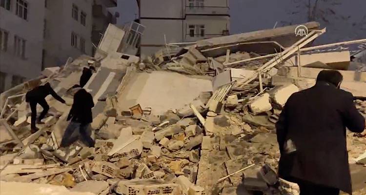 &Tau;&omicron;&upsilon;&rho;&kappa;ί&alpha;: &Pi;&omicron;&lambda;ύ &iota;&sigma;&chi;&upsilon;&rho;ή &sigma;&epsilon;&iota;&sigma;&mu;&iota;&kappa;ή &delta;ό&nu;&eta;&sigma;&eta; 7,7 &Rho;ί&chi;&tau;&epsilon;&rho; | &Tau;&omicron;&upsilon;&lambda;ά&chi;&iota;&sigma;&tau;&omicron;&nu; 10 &nu;&epsilon;&kappa;&rho;&omicron;ί