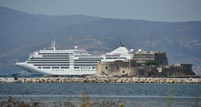 &Eta; &Epsilon;&lambda;&lambda;ά&delta;&alpha; &chi;ά&nu;&epsilon;&iota; 330.000 &epsilon;&pi;&iota;&beta;ά&tau;&epsilon;&sigmaf; &kappa;&rho;&omicron;&upsilon;&alpha;&zeta;&iota;έ&rho;&alpha;&sigmaf; &lambda;ό&gamma;&omega; &kappa;&rho;ί&sigma;&eta;&sigmaf; &sigma;&tau;&eta;&nu; &Tau;&omicron;&upsilon;&rho;&kappa;ί&alpha;