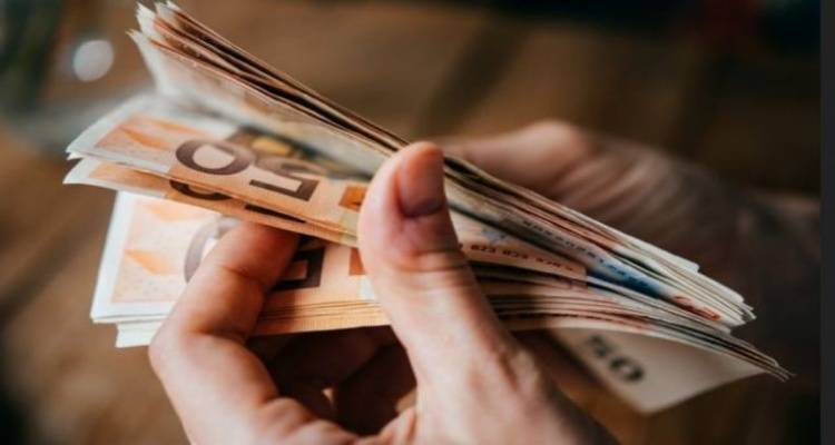 Μύρινα: Έκκληση για επιστροφή χρηματικού ποσού που χάθηκε σε κεντρικό σημείο της πόλης