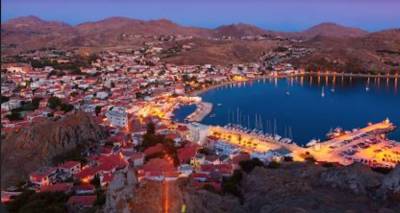 &Lambda;ή&mu;&nu;&omicron;&sigmaf;: Έ&nu;&alpha;&sigmaf; &pi;&alpha;&gamma;&kappa;ό&sigma;&mu;&iota;&omicron;&sigmaf; &tau;&omicron;&upsilon;&rho;&iota;&sigma;&tau;&iota;&kappa;ό&sigmaf; &laquo;&pi;ό&lambda;&omicron;&sigmaf; έ&lambda;&xi;&eta;&sigmaf;&raquo; &gamma;&iota;&alpha; &Alpha;&upsilon;&sigma;&tau;&rho;&alpha;&lambda;&omicron;ύ&sigmaf; &kappa;&alpha;&iota; &Nu;&epsilon;&omicron;&zeta;&eta;&lambda;&alpha;&nu;&delta;&omicron;ύ&sigmaf;