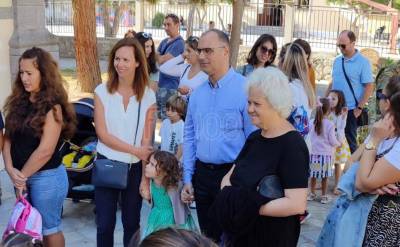 &Theta;. &Lambda;&omicron;ύ&kappa;&alpha;&sigmaf;: &laquo;Ά&lambda;&lambda;&omicron;&iota; &delta;&iota;&alpha;&phi;&eta;&mu;ί&zeta;&omicron;&upsilon;&nu; &epsilon;&kappa;&pi;&alpha;ί&delta;&epsilon;&upsilon;&sigma;&eta; &mu;&epsilon; &delta;&iota;&alpha;&delta;&rho;&alpha;&sigma;&tau;&iota;&kappa;&omicron;ύ&sigmaf; &pi;ί&nu;&alpha;&kappa;&epsilon;&sigmaf; &kappa;&iota; &epsilon;&mu;&epsilon;ί&sigmaf; &pi;&alpha;&rho;&alpha;&kappa;&alpha;&lambda;ά&mu;&epsilon; &gamma;&iota;&alpha; &mu;&iota;&alpha; &alpha;ί&theta;&omicron;&upsilon;&sigma;&alpha; &pi;&rho;&omicron;&kappa;ά&tau; &sigma;&tau;&omicron; &epsilon;&iota;&delta;&iota;&kappa;ό &Kappa;&alpha;&lambda;&lambda;&iota;&theta;έ&alpha;&sigmaf;&raquo;