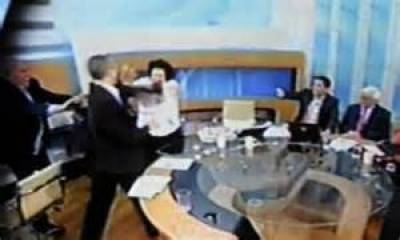 &Kappa;&alpha;&sigma;&iota;&delta;&iota;ά&rho;&eta;&sigmaf;: &Tau;&omicron; &chi;&alpha;&sigma;&tau;&omicron;ύ&kappa;&iota; &sigma;&tau;&eta;&nu; &Kappa;&alpha;&nu;έ&lambda;&lambda;&eta; ή&tau;&alpha;&nu; έ&nu;&alpha; &sigma;&tau;&eta;&mu;έ&nu;&omicron; &epsilon;&pi;&epsilon;&iota;&sigma;ό&delta;&iota;&omicron; -&Nu;&alpha; &mu;&epsilon; &alpha;&pi;&alpha;&lambda;&lambda;ά&xi;&epsilon;&tau;&epsilon;
