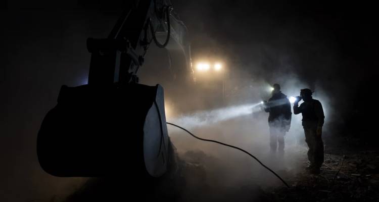 &Tau;&omicron;&upsilon;&rho;&kappa;ί&alpha;: &Pi;&alpha;&nu;&iota;&kappa;ό &pi;&rho;&omicron;&kappa;ά&lambda;&epsilon;&sigma;&alpha;&nu; &omicron;&iota; &delta;ύ&omicron; &nu;έ&omicron;&iota; &iota;&sigma;&chi;&upsilon;&rho;&omicron;ί &sigma;&epsilon;&iota;&sigma;&mu;&omicron;ί -&Tau;&rho;&epsilon;&iota;&sigmaf; &nu;&epsilon;&kappa;&rho;&omicron;ί, 213 &tau;&rho;&alpha;&upsilon;&mu;&alpha;&tau;ί&epsilon;&sigmaf;, &kappa;&tau;ί&rho;&iota;&alpha; &kappa;&alpha;&tau;έ&rho;&rho;&epsilon;&upsilon;&sigma;&alpha;&nu;