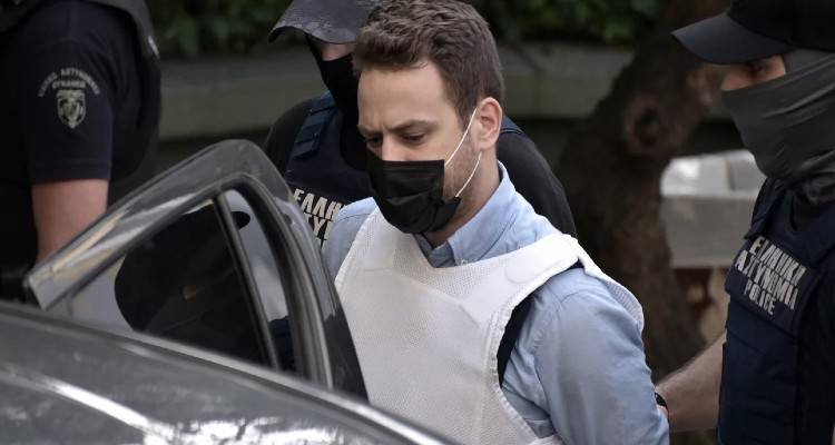 Γλυκά Νερά: Προκλητικός στην απολογία του ο συζυγοκτόνος -Αντιδράσεις για τους ισχυρισμούς του
