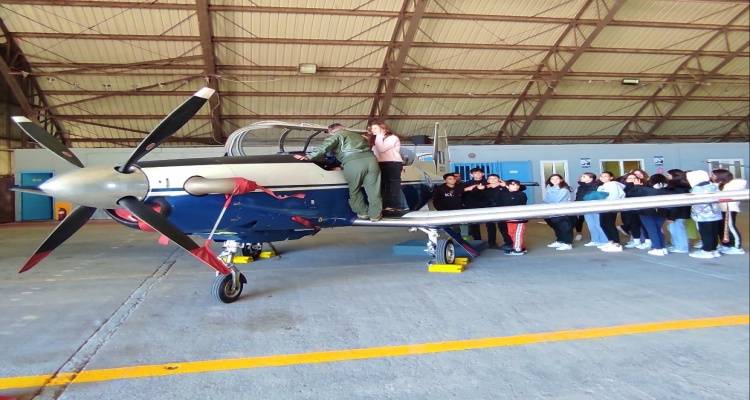 Στην 130 Σμηναρχία Μάχης οι μαθητές του Γυμνασίου Μούδρου