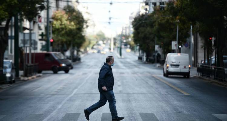 Lockdown: Άδεια πόλη η Αθήνα | Έλεγχοι και απολυμάνσεις (photos &amp; videos)