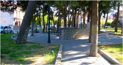 &Kappa;&lambda;&epsilon;ί&nu;&epsilon;&iota; &delta;&rho;ό&mu;&omicron;&sigmaf; &sigma;&tau;&omicron; &Alpha;&nu;&delta;&rho;ώ&nu;&iota;