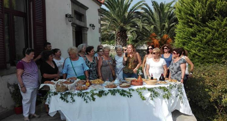 &Eta; &Lambda;ή&mu;&nu;&omicron;&sigmaf; &laquo;&Sigma;&tau;&alpha; &Theta;&rho;&alpha;&nu;ί&alpha;&raquo; | &Nu;έ&alpha; &epsilon;&kappa;&pi;&omicron;&mu;&pi;ή &gamma;&upsilon;&rho;ί&sigma;&tau;&eta;&kappa;&epsilon; &sigma;&tau;&omicron; &nu;&eta;&sigma;ί (photos + video)