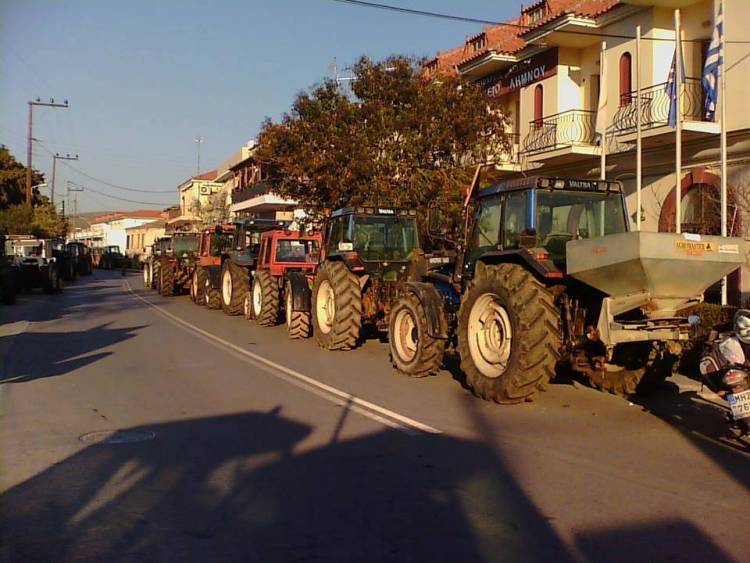 Οι αγρότες Λήμνου κρατούν κλειστές τις δημόσιες υπηρεσίες του νησιού