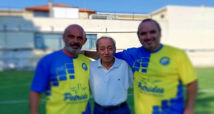 Ο Θεόδωρος Μπαβέας αποχαιρετά τον Γιώργο Κόρακα