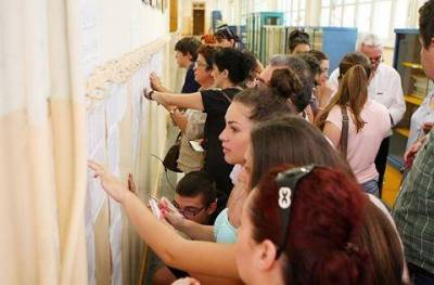 &Alpha;&pi;ό &sigma;ή&mu;&epsilon;&rho;&alpha; &eta; &eta;&lambda;&epsilon;&kappa;&tau;&rho;&omicron;&nu;&iota;&kappa;ή &upsilon;&pi;&omicron;&beta;&omicron;&lambda;ή &tau;&omega;&nu; &mu;&eta;&chi;&alpha;&nu;&omicron;&gamma;&rho;&alpha;&phi;&iota;&kappa;ώ&nu;