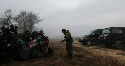 &Kappa;&omicron;&mu;&iota;&sigma;&iota;ό&nu;: &Tau;&epsilon;&lambda;&epsilon;&sigma;ί&gamma;&rho;&alpha;&phi;&omicron; &tau;&rho;&iota;ώ&nu; &mu;&eta;&nu;ώ&nu; &sigma;&tau;&eta;&nu; &Epsilon;&lambda;&lambda;ά&delta;&alpha; &gamma;&iota;&alpha; &nu;&alpha; &sigma;&upsilon;&mu;&mu;&omicron;&rho;&phi;&omega;&theta;&epsilon;ί &mu;&epsilon; &tau;&omicron;&nu; έ&lambda;&epsilon;&gamma;&chi;&omicron; &tau;&omega;&nu; &mu;&epsilon;&tau;&alpha;&nu;&alpha;&sigma;&tau;ώ&nu;