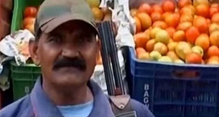 &Sigma;&epsilon; &pi;&epsilon;&rho;&iota;&omicron;&chi;ή &tau;&eta;&sigmaf; &Iota;&nu;&delta;ί&alpha;&sigmaf; &phi;&upsilon;&lambda;&omicron;ύ&nu; &tau;&iota;&sigmaf; &tau;&omicron;&mu;ά&tau;&epsilon;&sigmaf; έ&nu;&omicron;&pi;&lambda;&omicron;&iota;