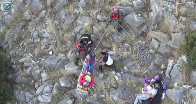 &Kappa;&alpha;&rho;έ - &kappa;&alpha;&rho;έ &eta; &delta;&iota;ά&sigma;&omega;&sigma;&eta; &kappa;&alpha;&iota; &mu;&epsilon;&tau;&alpha;&phi;&omicron;&rho;ά &tau;&rho;&alpha;&upsilon;&mu;&alpha;&tau;ί&alpha; &alpha;&pi;ό Super Puma &tau;&eta;&sigmaf; 130 &Sigma;/&Mu; &Lambda;ή&mu;&nu;&omicron;&upsilon; (video)