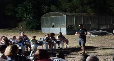 «Τα παραμύθια πάνε... πλατεία!» και στην Πλάκα